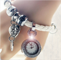 Часы женские Geneva на белом кожаном браслете в стиле Пандора